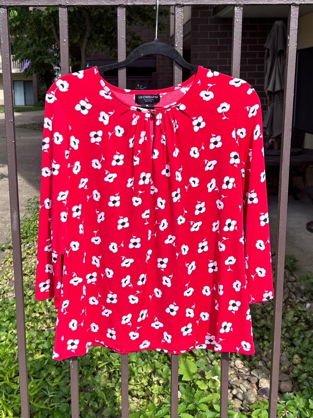 Liz Claiborne Petite Large Red Floral Button-Neck Blouse